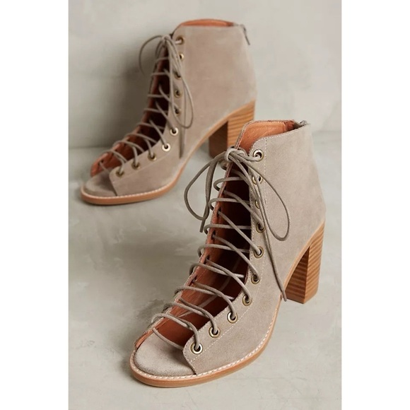 Jeffrey Campbell x Anthropologie Cors Suede Taupe Lace Up Ankle Booties Sz 9.5 - Picture 1 of 12